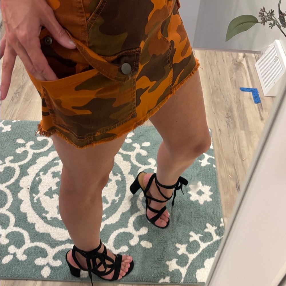 Garage size Small orange denim stretchy Camouflage Skirt with cargo pockets - Picture 16 of 17